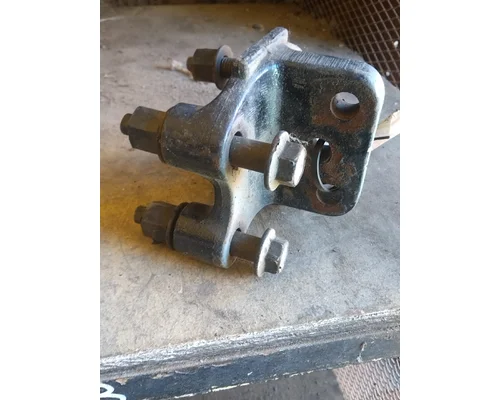 VOLVO  Bumper Bracket, Front