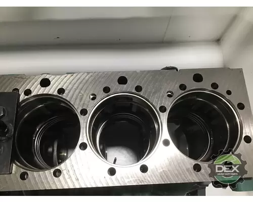 VOLVO  Cylinder Head