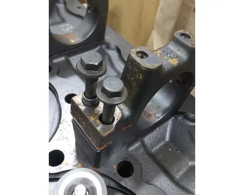 VOLVO  Cylinder Head