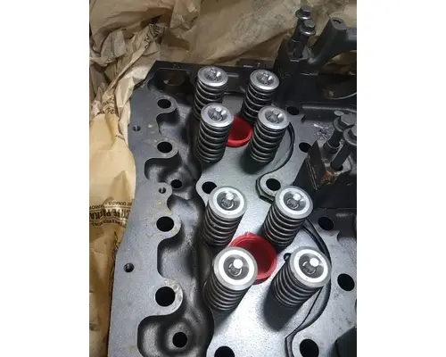 VOLVO  Cylinder Head