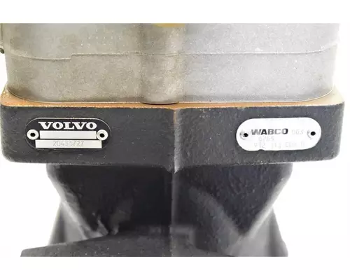 VOLVO  Engine Air Compressor