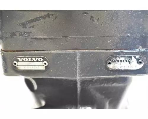 VOLVO  Engine Air Compressor