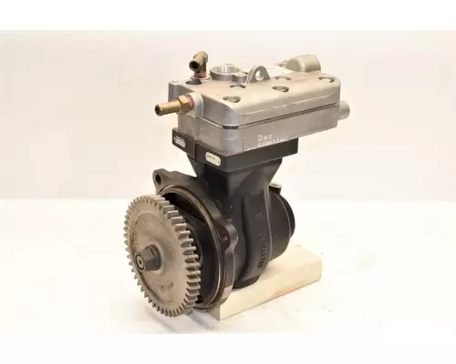 VOLVO  Engine Pump