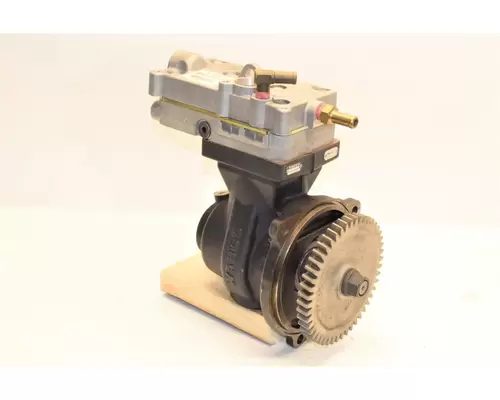 VOLVO  Engine Pump