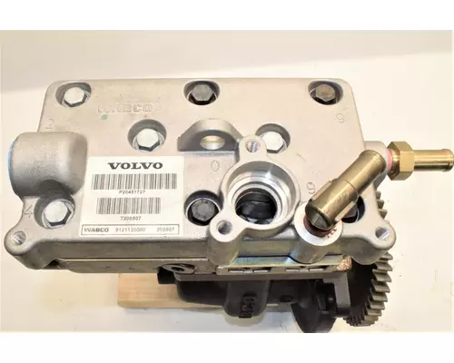 VOLVO  Engine Pump