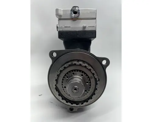 VOLVO  Engine Pump