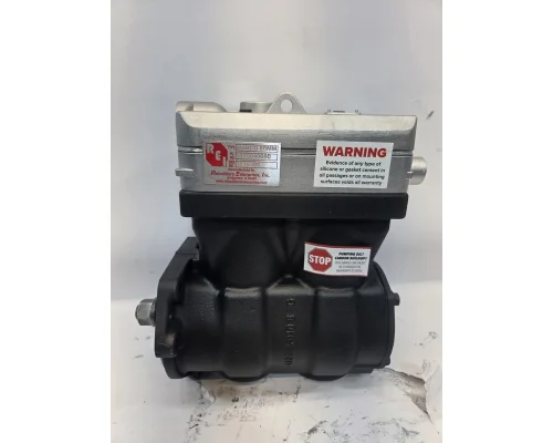 VOLVO  Engine Pump
