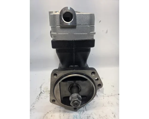 VOLVO  Engine Pump