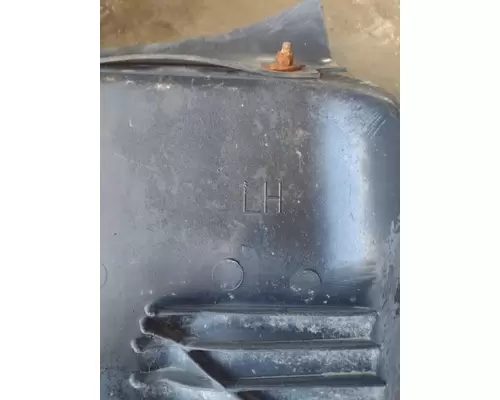 VOLVO  Fender