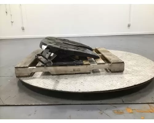 VOLVO  Fifth Wheel