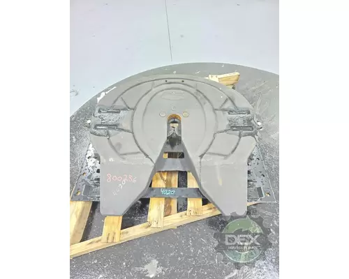 VOLVO  Fifth Wheel