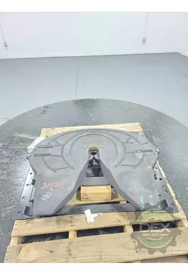 VOLVO  Fifth Wheel