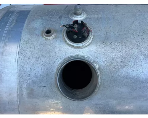 VOLVO  Fuel Tank