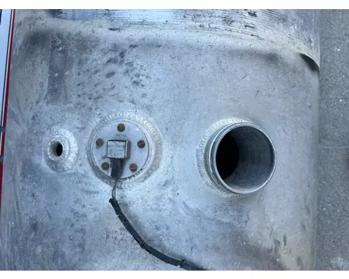 VOLVO  Fuel Tank