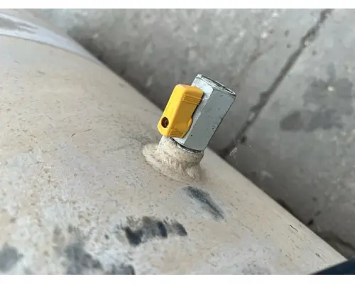 VOLVO  Fuel Tank