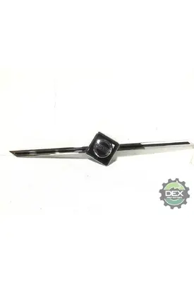 VOLVO  Grille