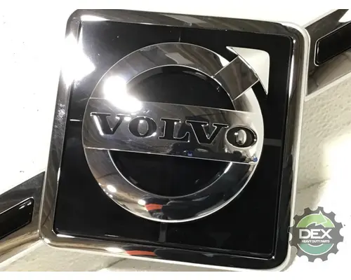 VOLVO  Grille