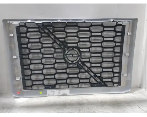 VOLVO  Grille