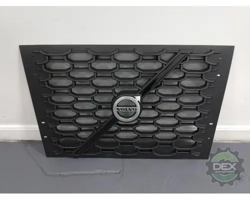 VOLVO  Grille