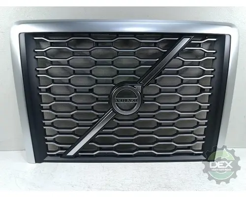 VOLVO  Grille
