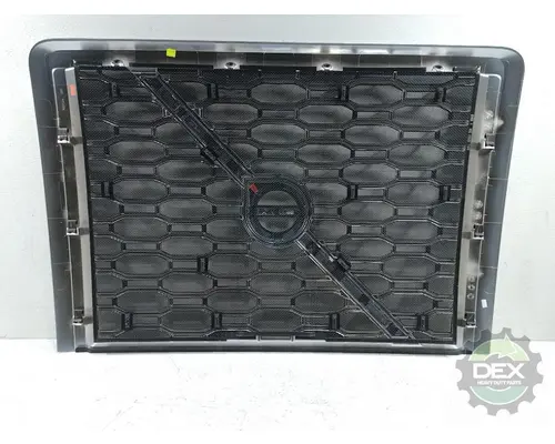 VOLVO  Grille