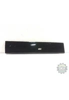 VOLVO  Grille