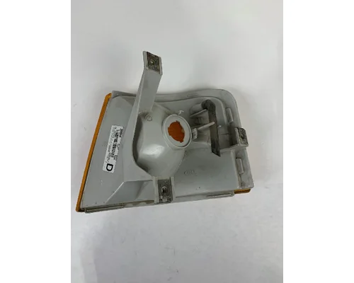 VOLVO  HEADLAMP