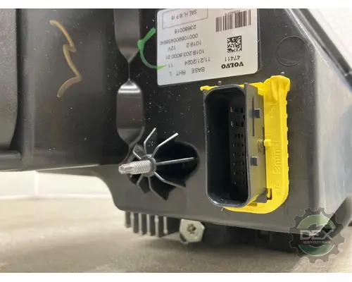 VOLVO  Headlamp Assembly