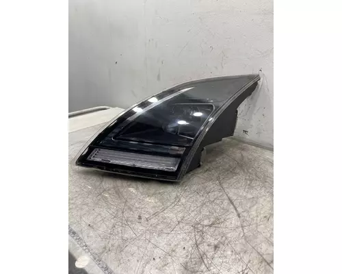 VOLVO  Headlamp Assembly