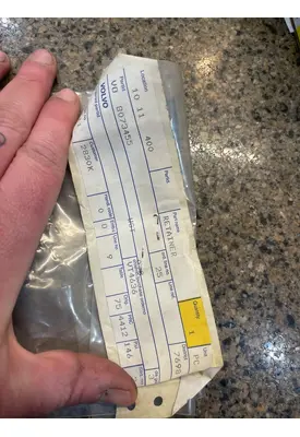 VOLVO  Retainer