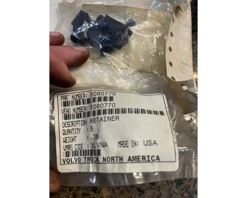 VOLVO  Retainer