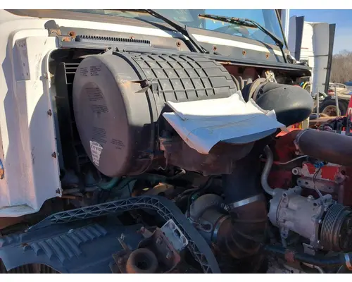 Air Cleaner VOLVO TRUCK VNL Salvage City Inc.