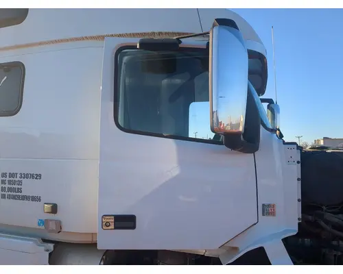 Door Assembly, Front VOLVO TRUCK VNL Salvage City Inc.