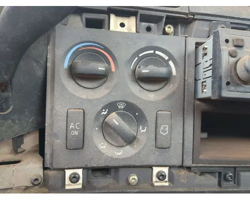  VOLVO TRUCK VNM Salvage City Inc.