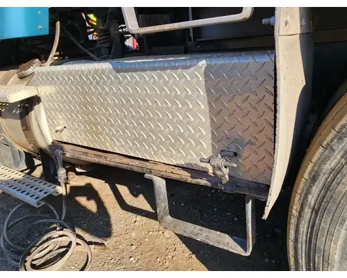 VolvoWhiteGMC Autocar ACL64 Battery Box