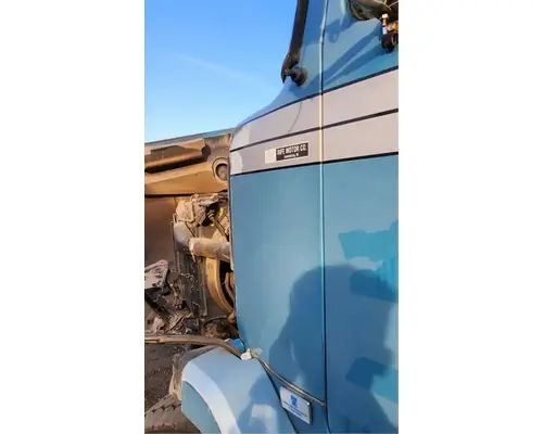 VolvoWhiteGMC Autocar ACL64 Cowl