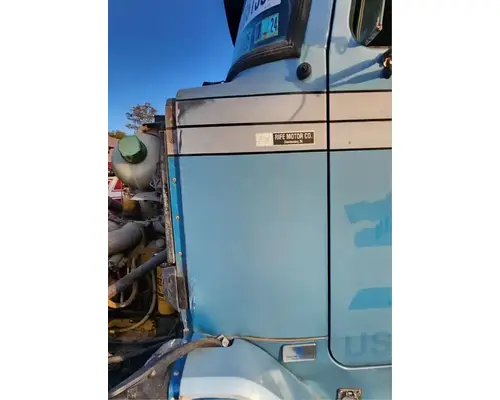 VolvoWhiteGMC Autocar ACL64 Cowl