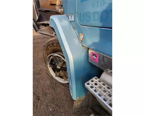 VolvoWhiteGMC Autocar ACL64 Fender Extension