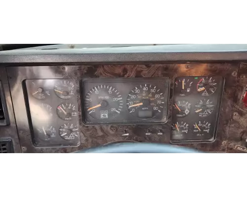 VolvoWhiteGMC Autocar ACL64 Instrument Cluster