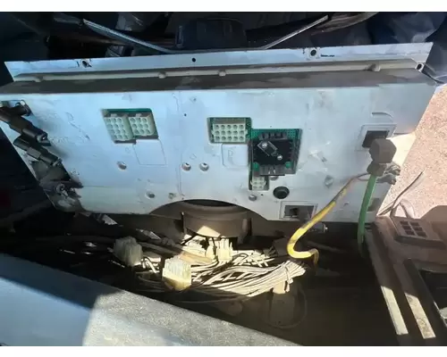 VolvoWhiteGMC Autocar ACL64 Instrument Cluster