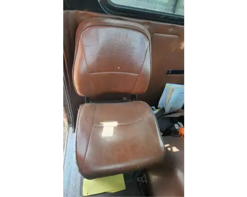 VolvoWhiteGMC WCS Seat, Front