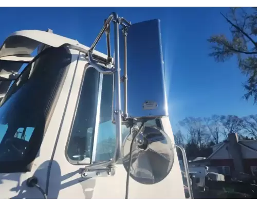 VolvoWhiteGMC WG64T Mirror (Side View)