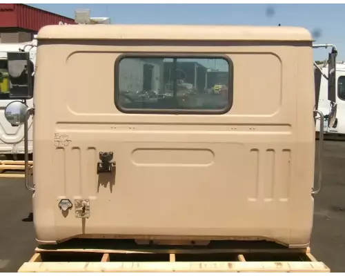 VolvoWhiteGMC WG Cab