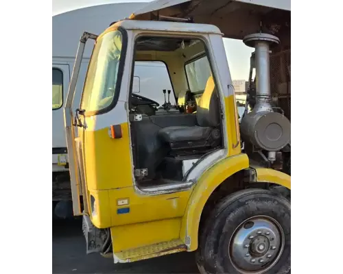 VolvoWhiteGMC WX Xpeditor Cab