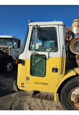 VolvoWhiteGMC WXLL Xpeditor Cab