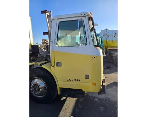 VolvoWhiteGMC WXLL Xpeditor Cab