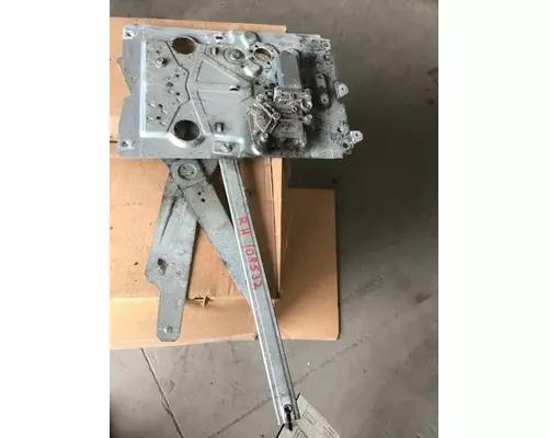 Door Window Regulator, Front VOLVO 670 K &amp; R Truck Sales, Inc.