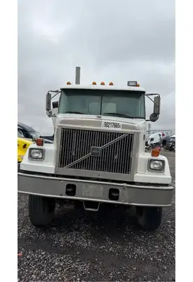 Volvo AUTOCAR ACL64 Hood