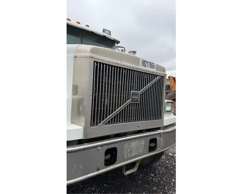 Volvo AUTOCAR ACL64 Hood