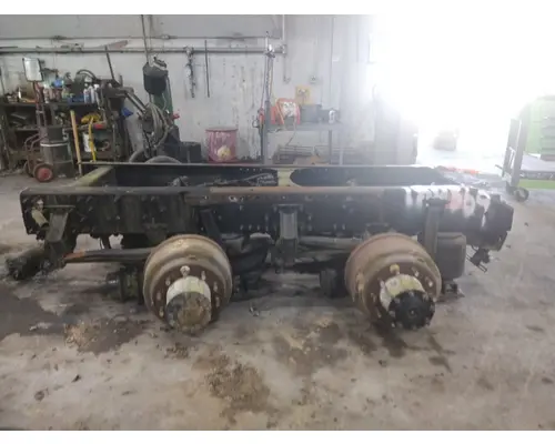 Suspension VOLVO CORPORATE AIR TANDEM LKQ Evans Heavy Truck Parts